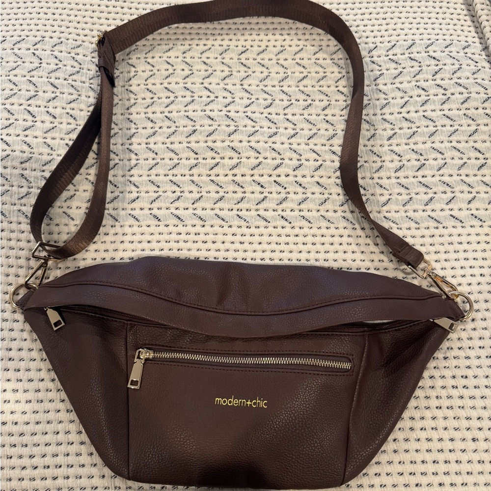 Modern+Chic Presley Oversized Sling Bag